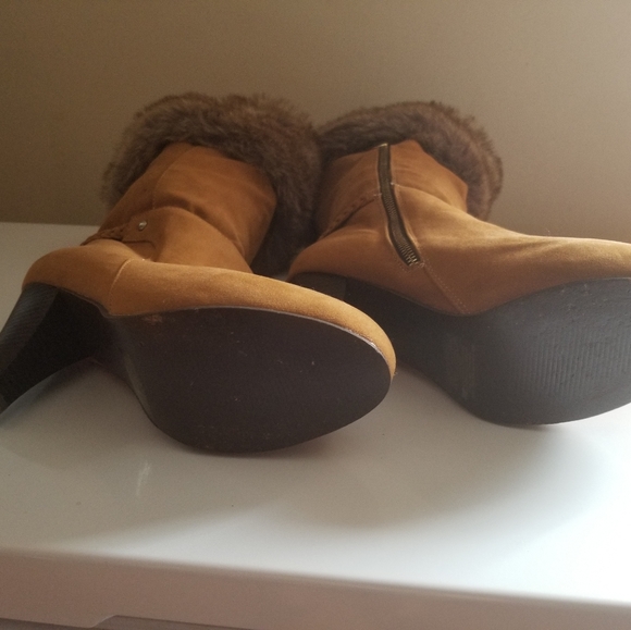 Boots - Picture 4 of 5